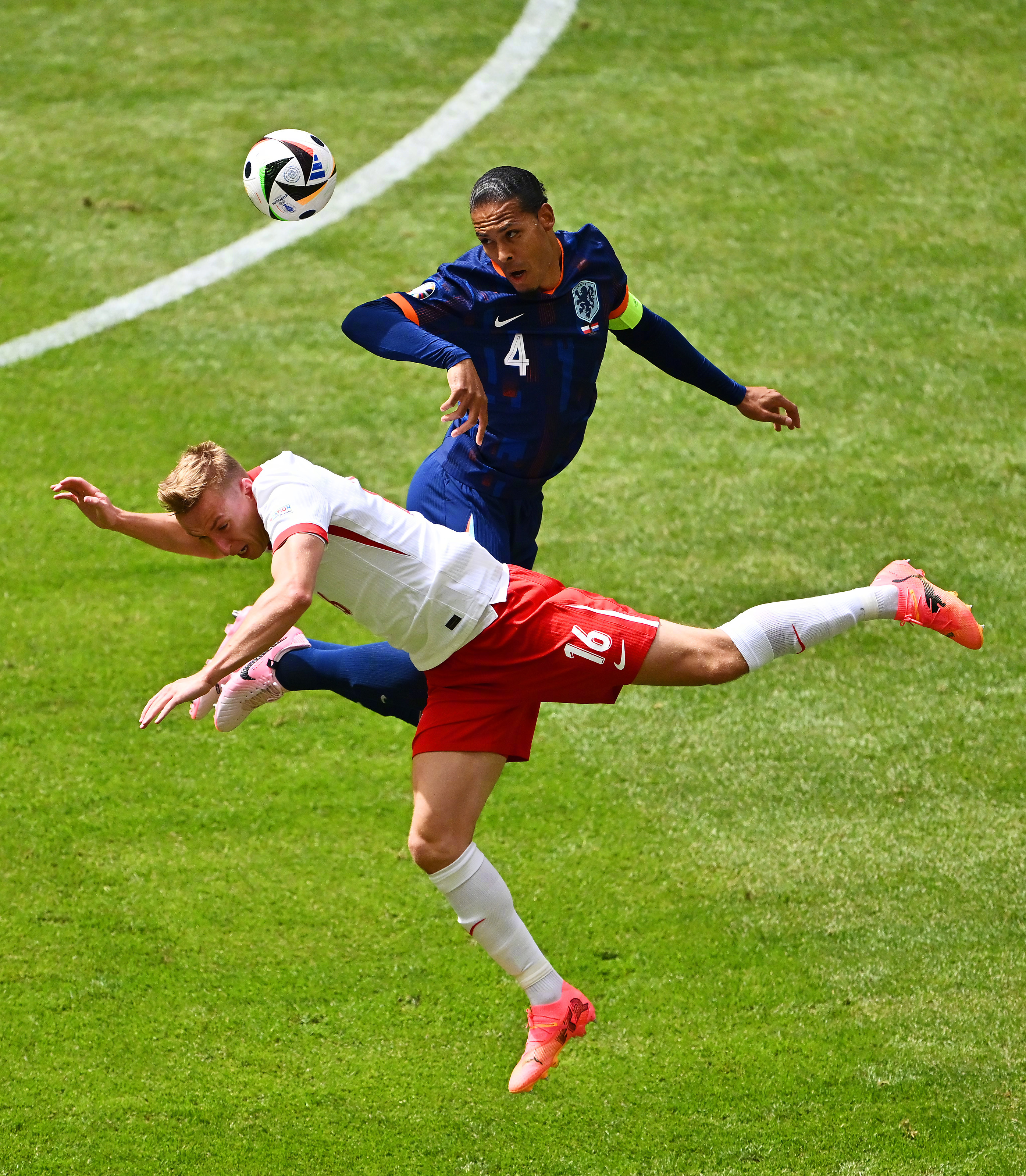 开云体育入口-波兰队鏖战瑞典队，梁靖崑带队取胜的简单介绍