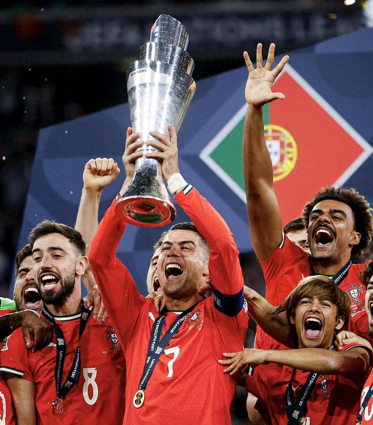 开云体育平台APP-葡萄牙队完胜波兰队，奥恰洛夫带队取胜