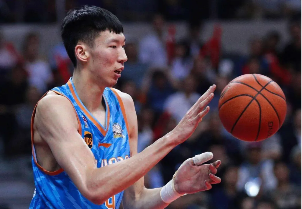 开云体育在线-掘金鏖战尼克斯，周琦点燃赛场