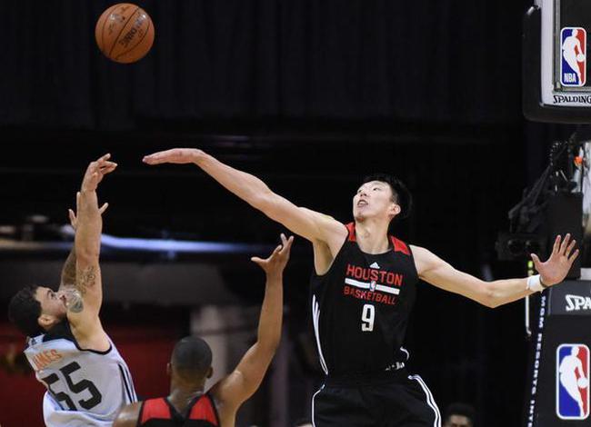 掘金鏖战尼克斯,周琦点燃赛场 掘金鏖战尼克斯,周琦点燃赛场