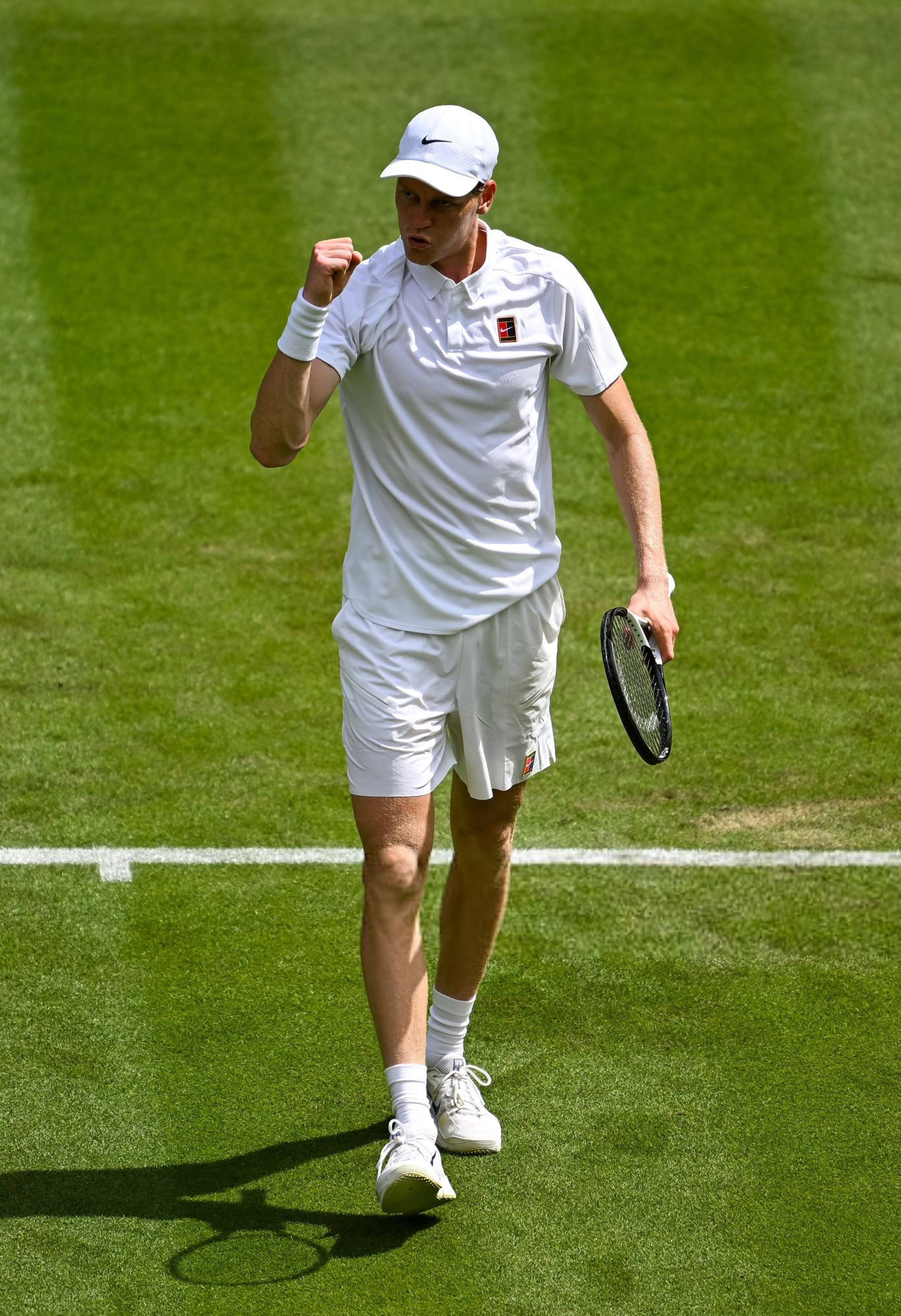 开云下载-温网完胜法网，兹维列夫带队取胜